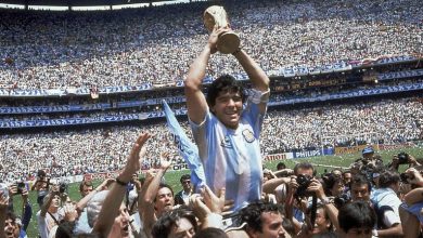 أسطورة كرة القدم الأرجنتينية مارادونا