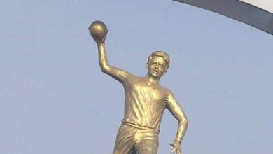 تمثال للاعب كرة يد