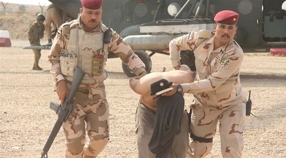 قوات عراقية تعتقل أحد الأشخاص