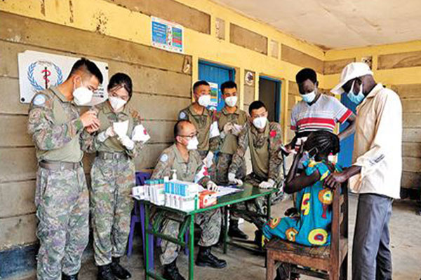 قوات حفظ السلام الصينية تقدم العلاج المجانيل مرضى جنوب السودان