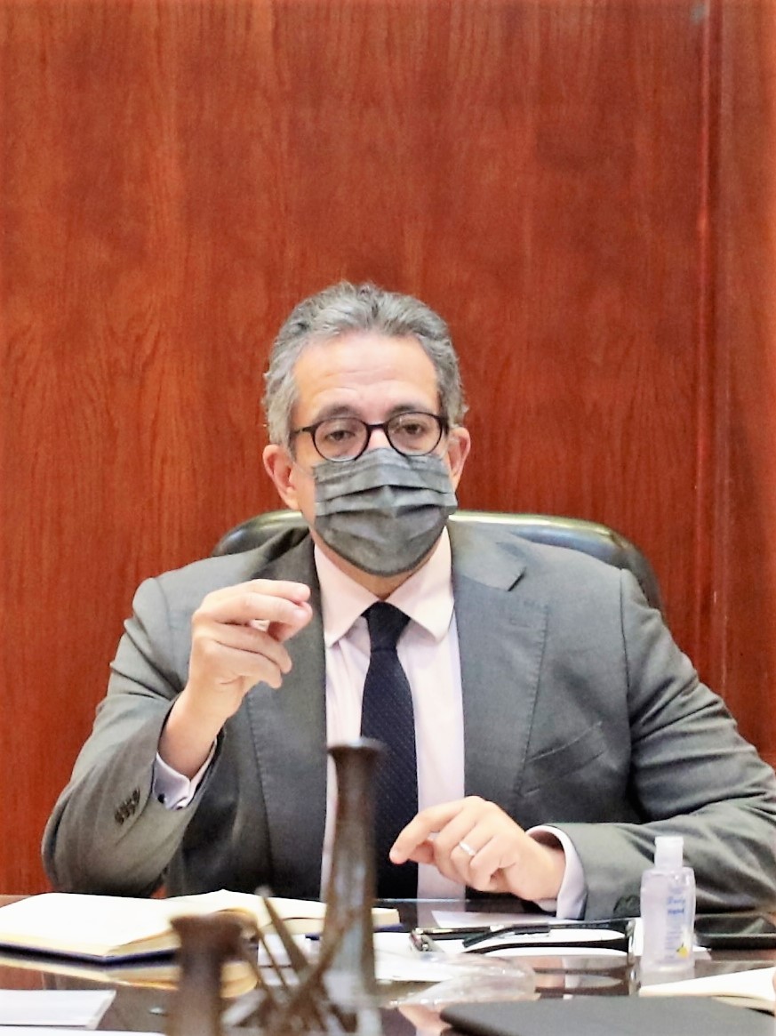 الدكتور خالد العناني