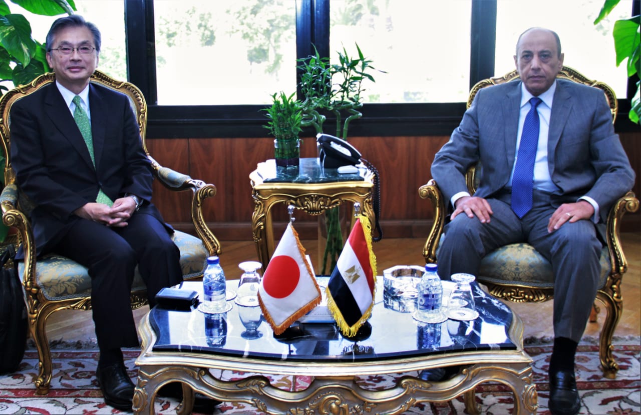 وزير الطيران مع سفير اليابان