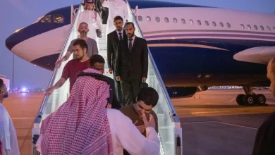 الأسرى المحررون يصلون السعودية