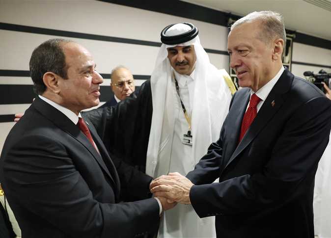السيسي وأردوغان وأمير قطر