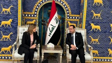 رئيس الوزراء العراقي و وزيرة الثقافة