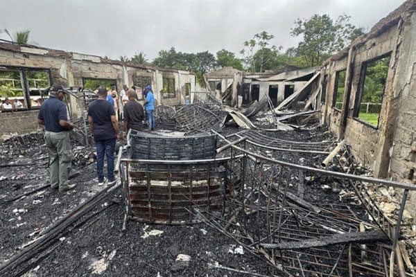 حريق مهجع مدرسة في غويانا