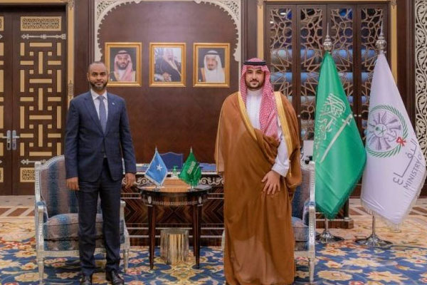 وزير الدفاع السعودي ونظيره الصومالي